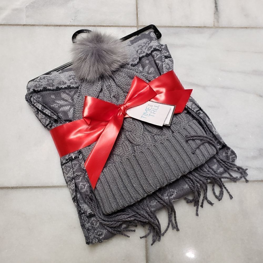 Ladies Time and Tru Hat and Scarf Faux Fur, One Size